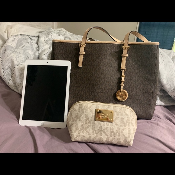 Large Michael Kors Tote - Picture 8 of 8